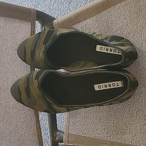 Torrid Camouflage Flats Size 8
